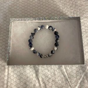 Bracelet blue & white stone beads stretchy